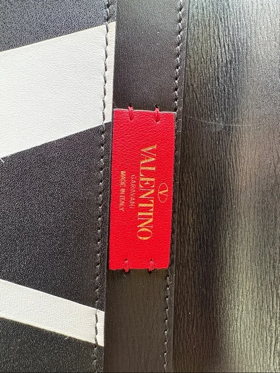 Valentino Signature Leather Shoulder Bag - Picture 3 of 8